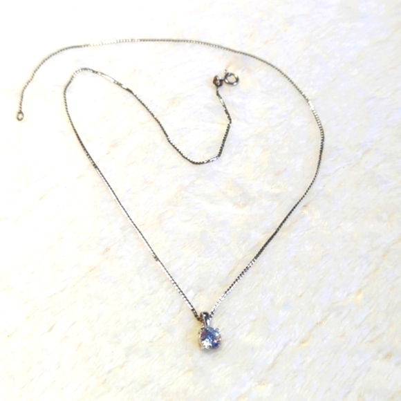 Beautiful 1 Carat CZ Pendant on a 18" Italian Sterling Silver Chain - Picture 4 of 8